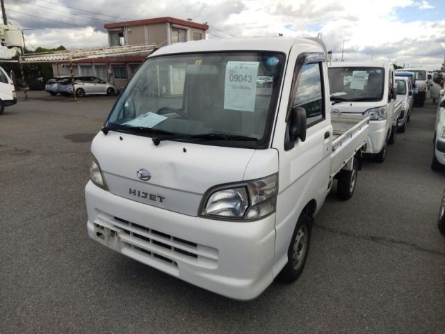 9043 Daihatsu Hijet truck S211P 2013 г. (LUM Kobe Nyusatsu)